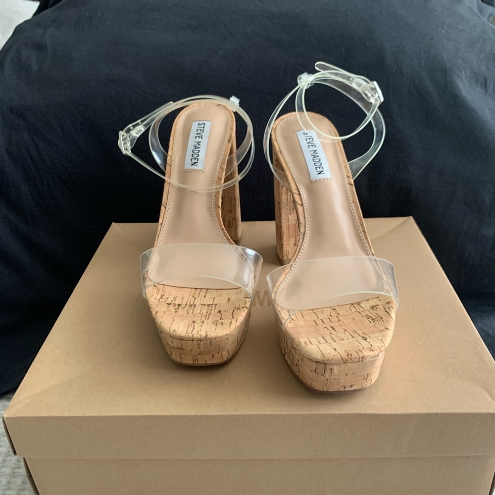 NEW !!!!with out tag, 7.5 Steve Madden Cork Block Heel Sandals with Clear Straps